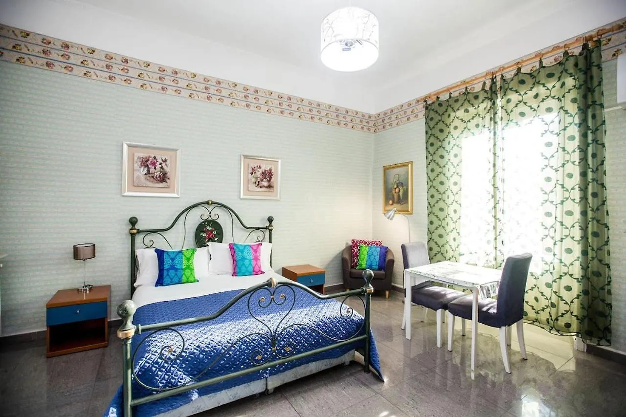 *** Nocleg ze śniadaniem B&B Smart Rzym Włochy