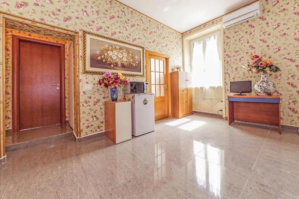 *** Nocleg ze śniadaniem B&B Smart Rzym Włochy